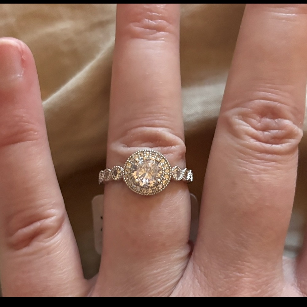 Charmed Aroma Sterling Silver 925 W/ Cubic Zirconia-Halo Ring-Size 7